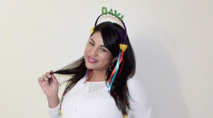 Desirée Oliveira, a ex “Mulata Difícil” do Zorra Total recebe amigos e família no chá de bebê de seu segundo filho