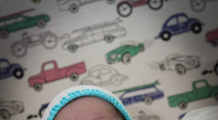 Desirée Oliveira, ex “Mulata Difícil” do Zorra Total, mostra seu segundo filho em um ensaio fotográfico especial