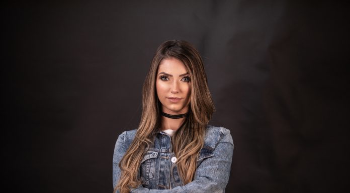 Camila Campos anuncia gravação do seu primeiro DVD