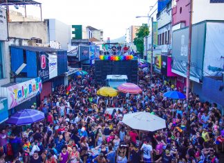 Madureira, bairro tradicional da Zona Norte, berço do samba, recebeu neste domingo a 19ª Parada LGBTI+ de Madureira que levou uma multidão para ruas do bairro…