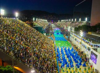 DESFILE DAS CAMPEÃS ACONTECE NESTE SÁBADO 29 DE FEVEREIRO DE 2020 – 6 ESCOLAS DESFILAM NA MARQUÊS DE SAPUCAÍ…