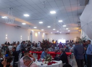 CAMPANHA DE ANIVERSÁRIO DE 24 ANOS DA REDE MULTI MARKET QUE DIVULGA PROMOÇÕES ESPECIAIS DE ANIVERSÁRIO…