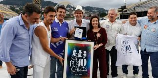 A Prefeitura do Rio, nos 40 anos do Sambódromo faz uma super homenagem a Leonel Brizola, Darcy Ribeiro e Oscar Niemeyer…