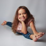 MAITÊ PAGE, ATRIZ MIRIM DE 7 ANOS E MORADORA DE MADUREIRA, ESTÁ CONFIRMADA NO ELENCO DA NOVA SÉRIE DA GLOBOPLAY, “JUNTAS & SEPARADAS”. www.portalmadureira.com / imagem: pessoal/divulgação