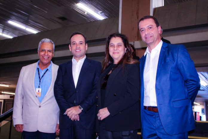 IMG_6282 Everaldo do Nascimento (Presidente da BGARJ), André Portugues (Ex-prefeito de Miguel Pereira), Ana Cristina Carvalho (Presidente da Câmara África América & Caribe e Pedro Paulo Quinzinho (Atual Prefeito de Miguel Pereira). www.portalmadureira.com / Imagem: Roque Carvalho